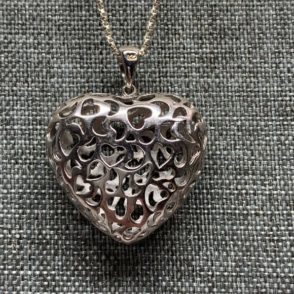 .925 Sterling Puffed Heart "Heart" Pendant on 17" Sterling .925 Chain. (603) - Picture 1 of 6